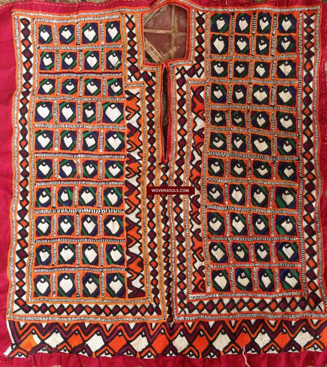 454 Vintage Embroidered Dress Front - Kutch / Sindh