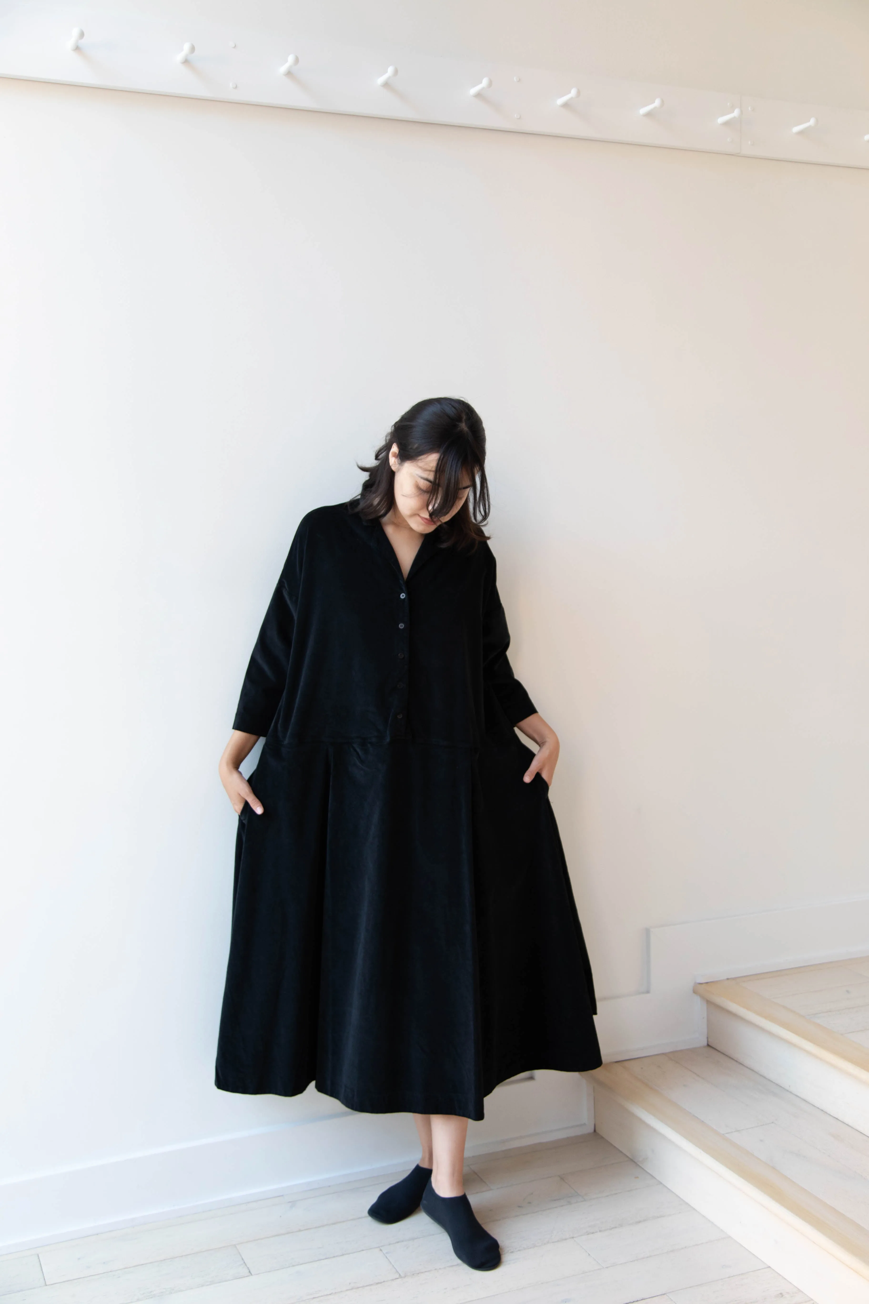 Album di Famiglia | Velvet Tailored Collar Dress in Black