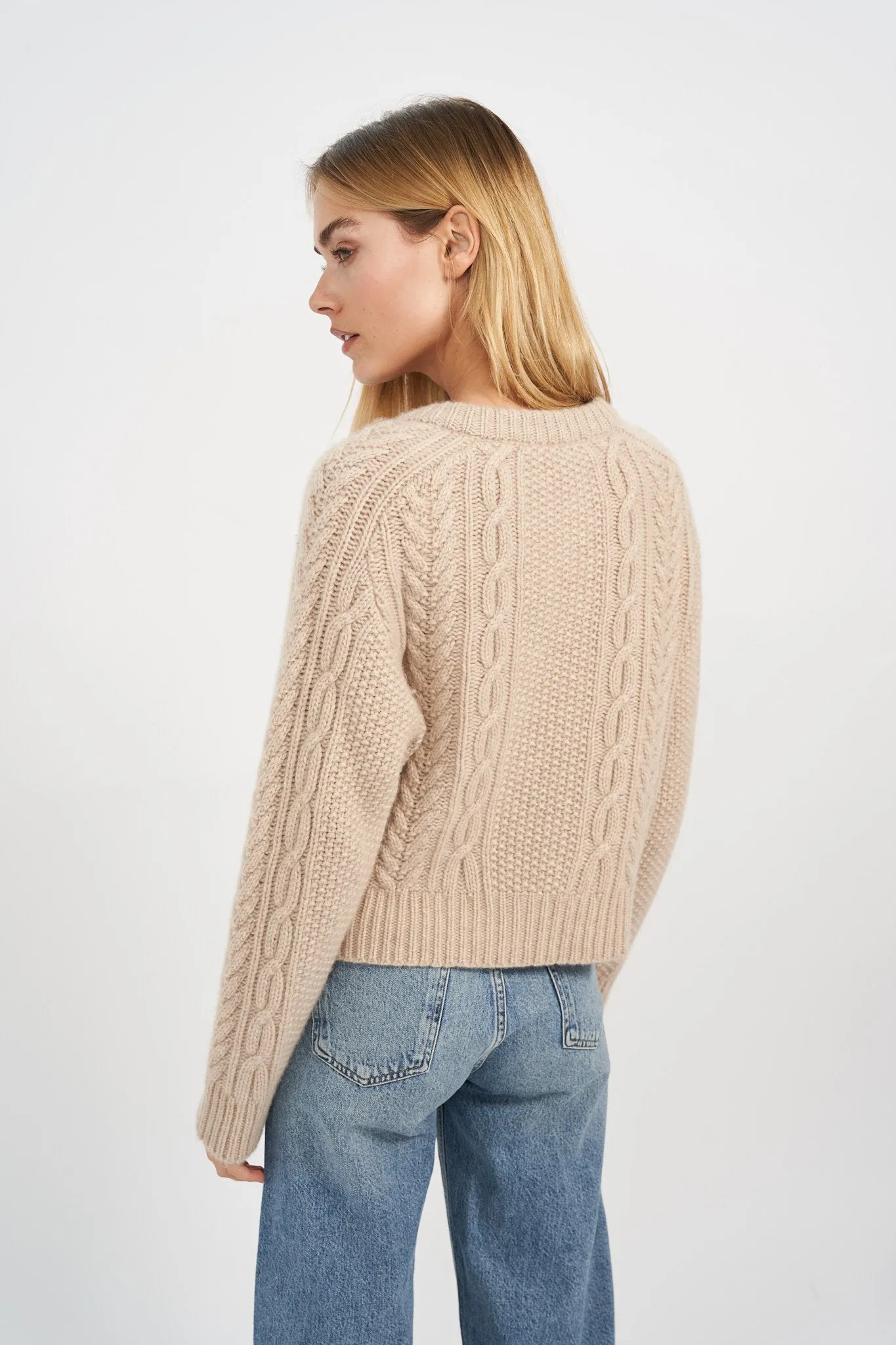 Amalie Cardi - Oatmeal