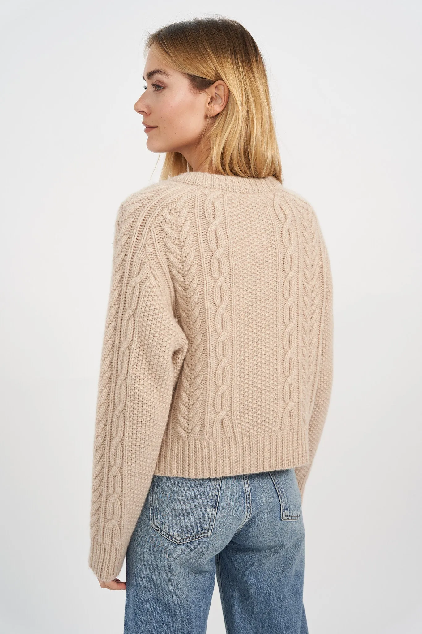 Amalie Cardi - Oatmeal