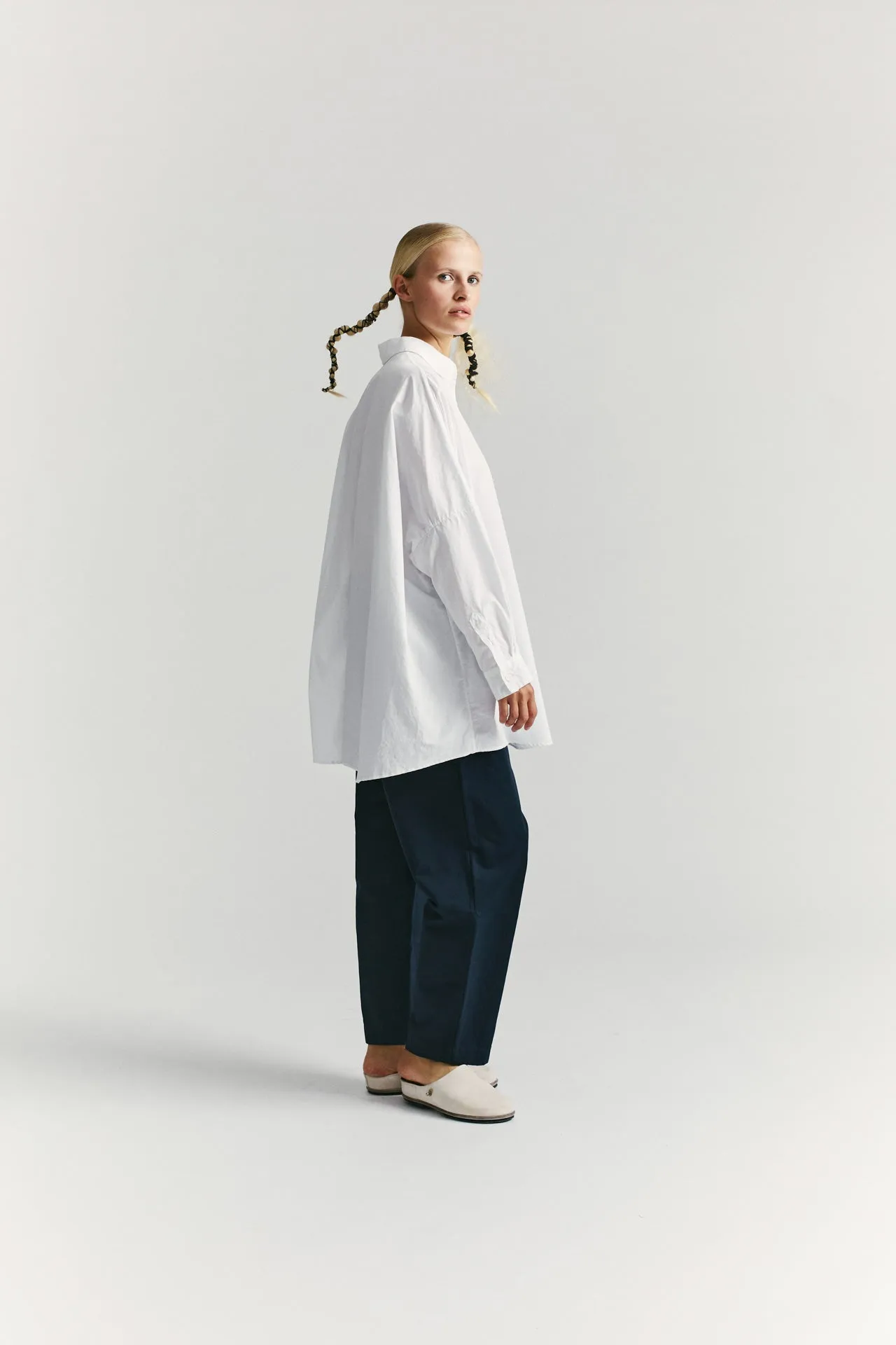 ATOMLESS LESS SHIRT - COT - WHITE