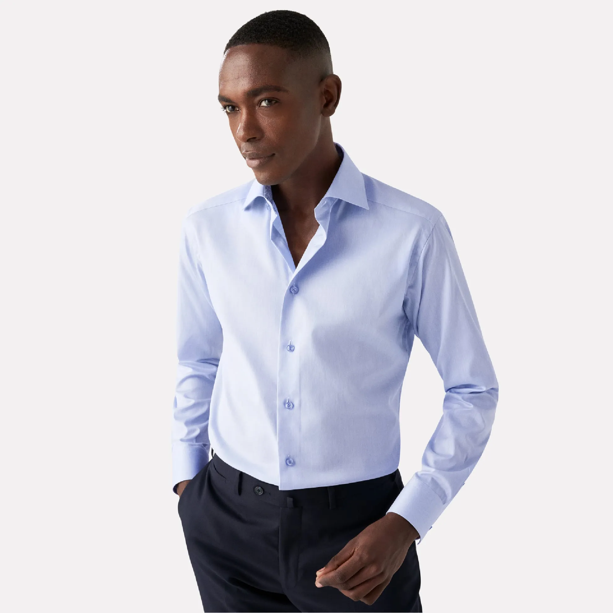 Contemporary Fit Signature Twill with Contrast Paisley Details / Light Blue