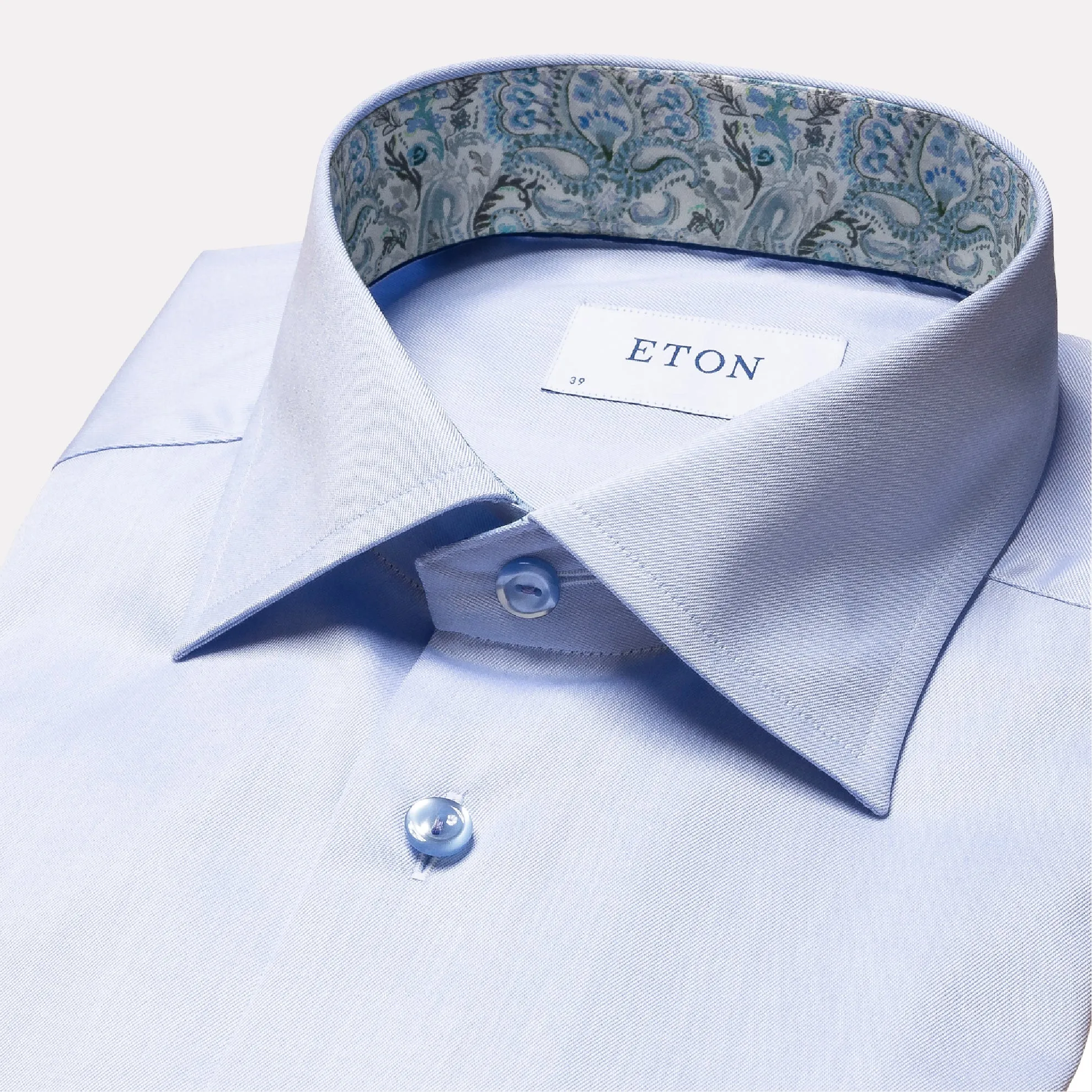 Contemporary Fit Signature Twill with Contrast Paisley Details / Light Blue