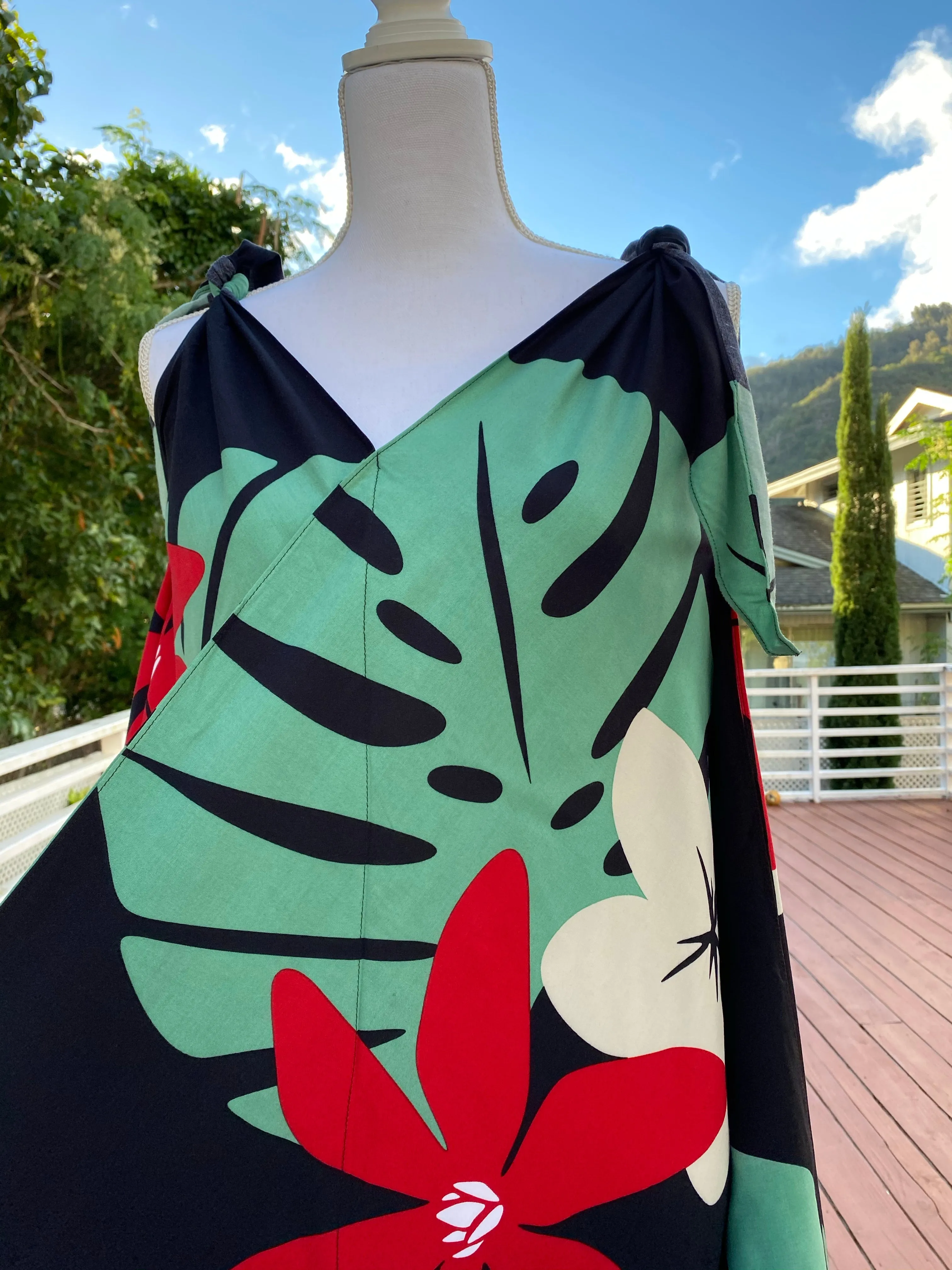Cora Spearman Hawaii WOMENS Mod Aloha Black Handkerchief Dress