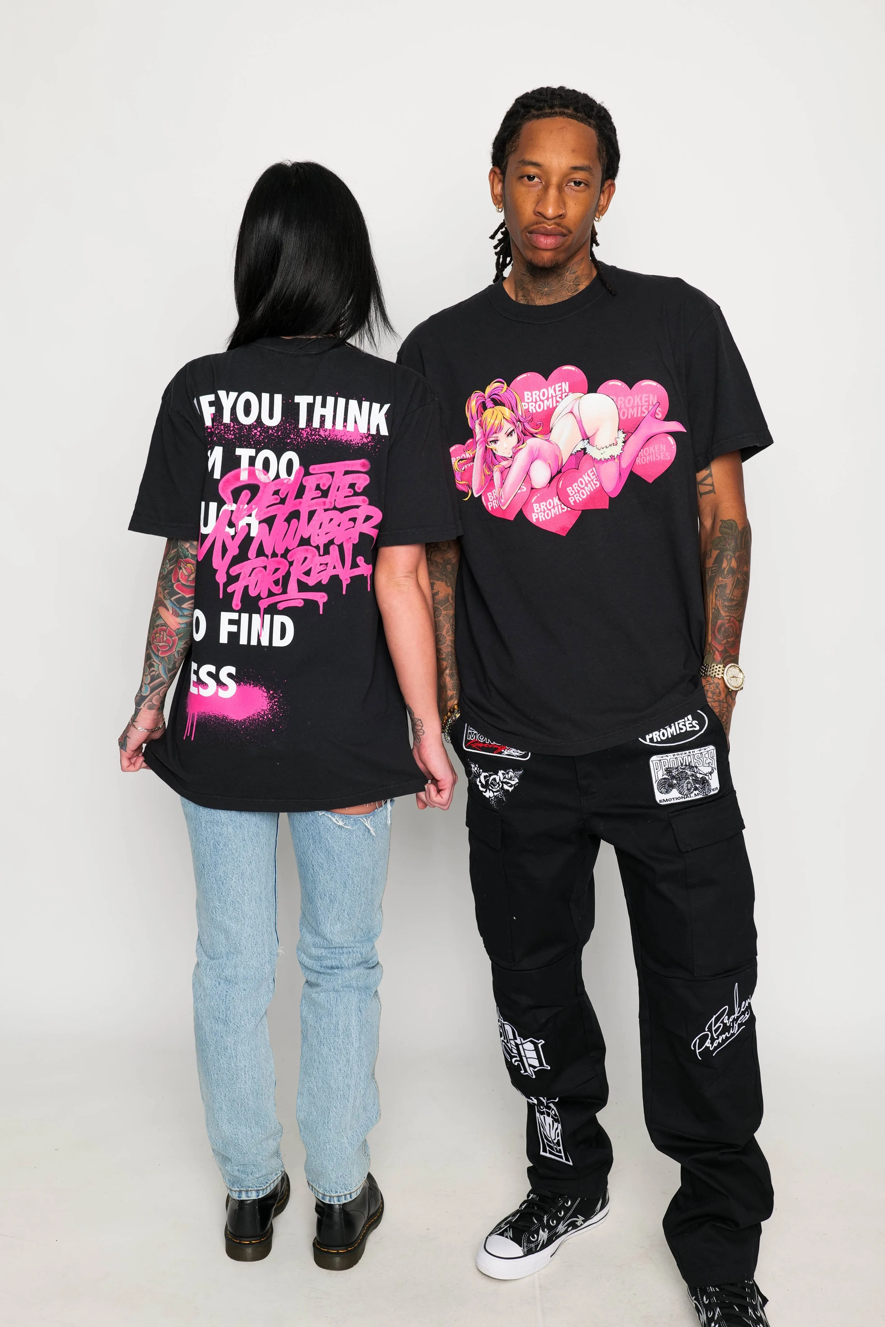 Find Less Tee Black