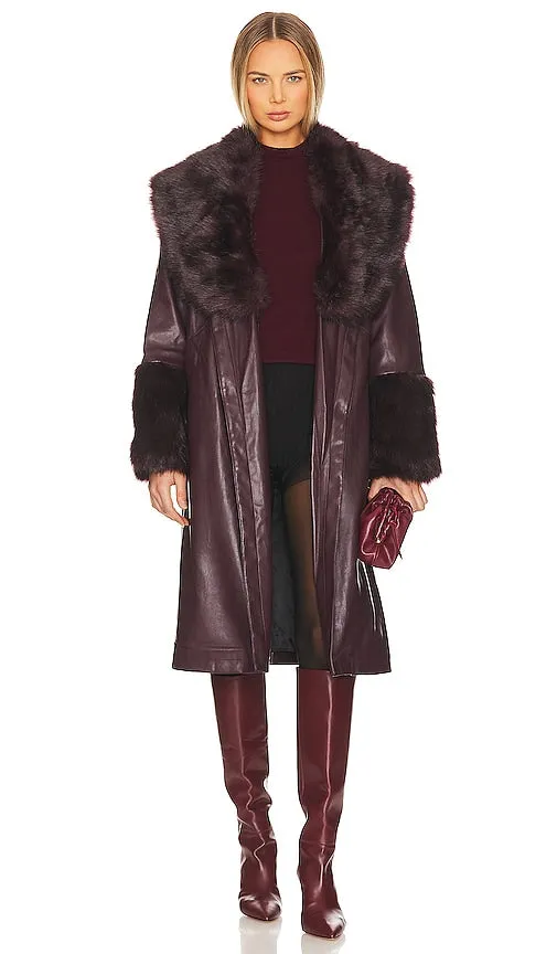 Jakke Bailey Coat in Burgundy