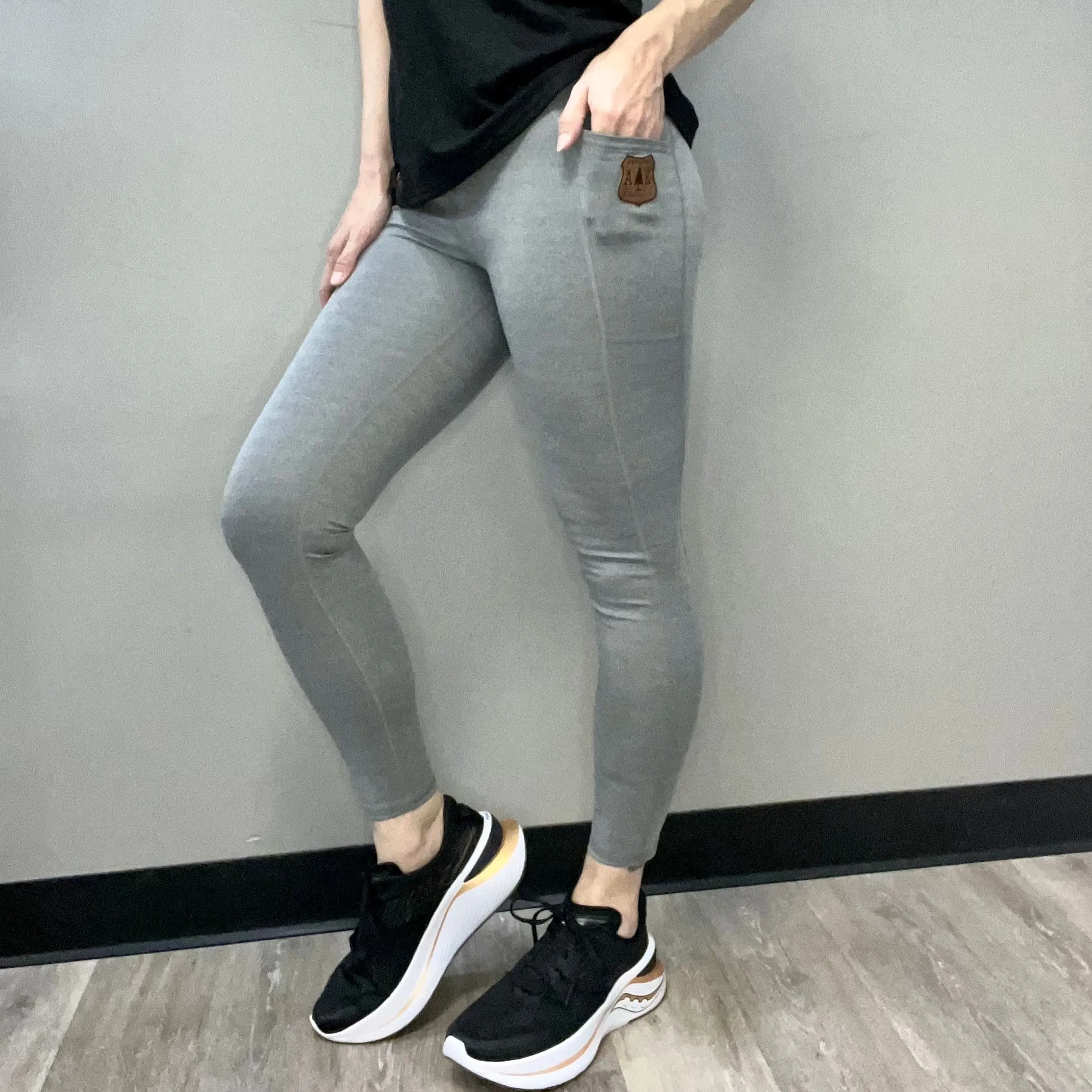Leather Shield Patch Colored Leggings