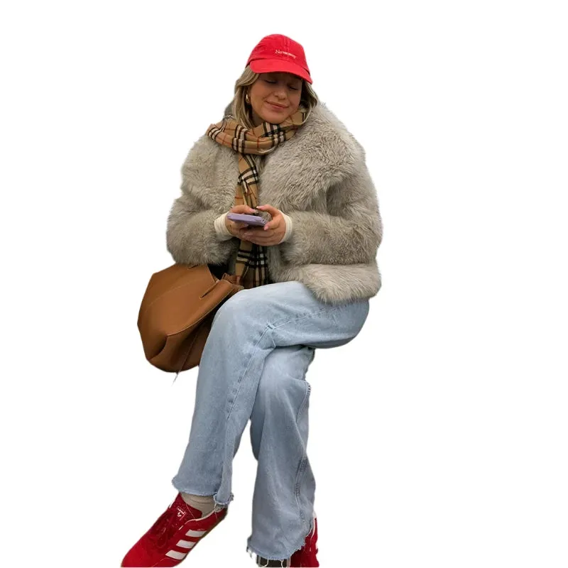 Luxury Gradient Faux Fox Fur Coat for Women – 2024 Winter Fashion with Big Fur Collar, Fluffy High Street Overcoat