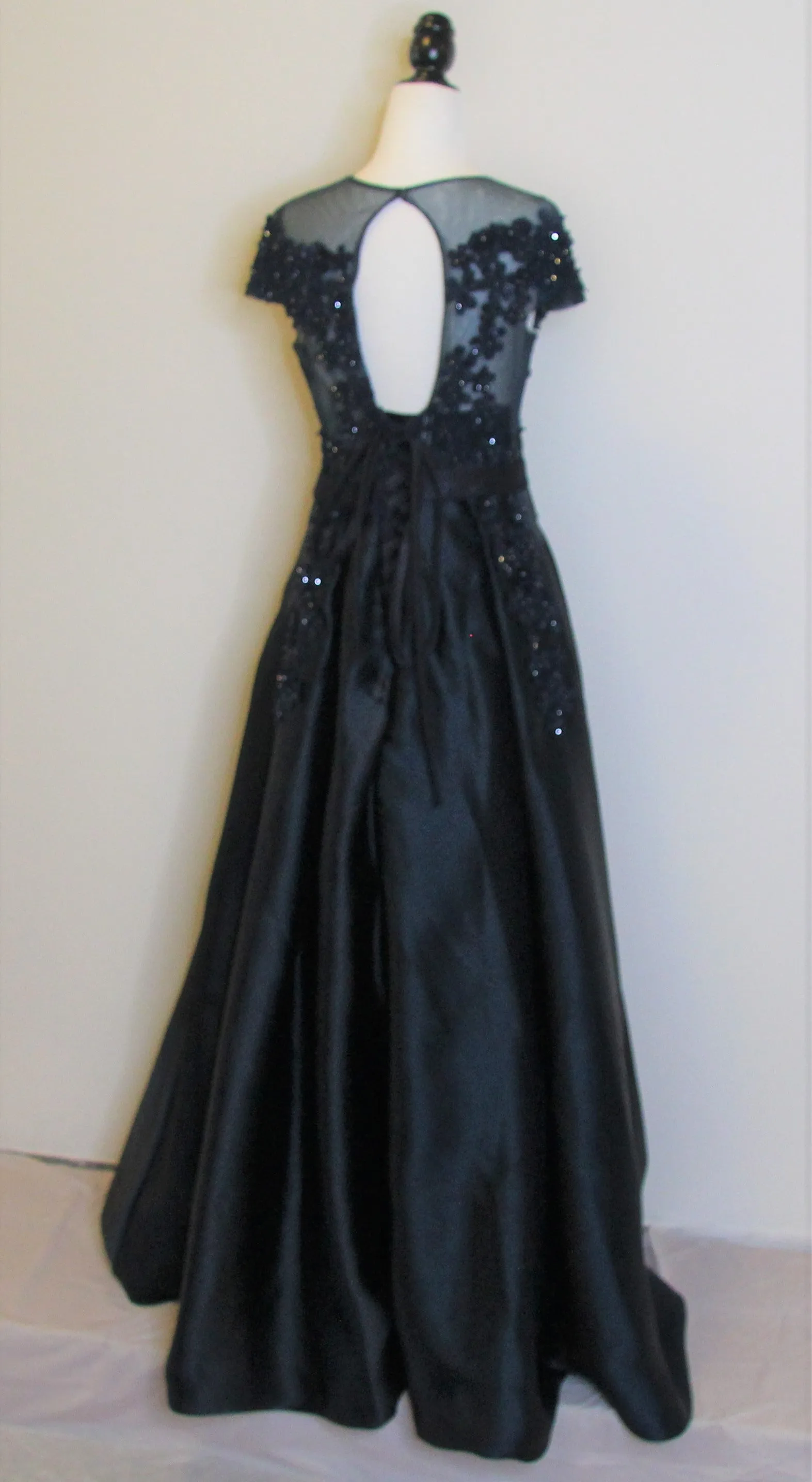M002-Cap Sleeve Floral Brocade Top & Skirt Full Ball Gown