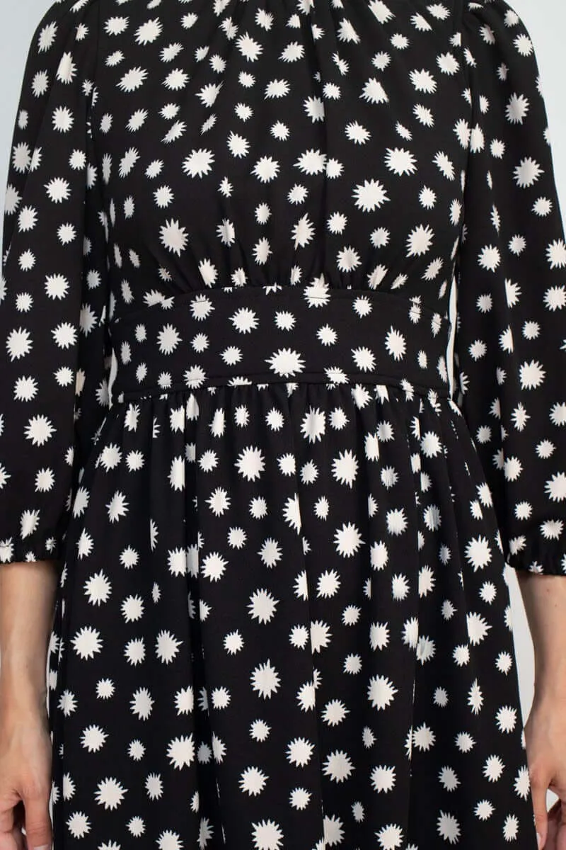 Maggy London Crew Neck pleated Banded Waist Elastic Cuffed 3/4 Sleeve Multi print Zipper Back Fit & Flare Crepe Dress