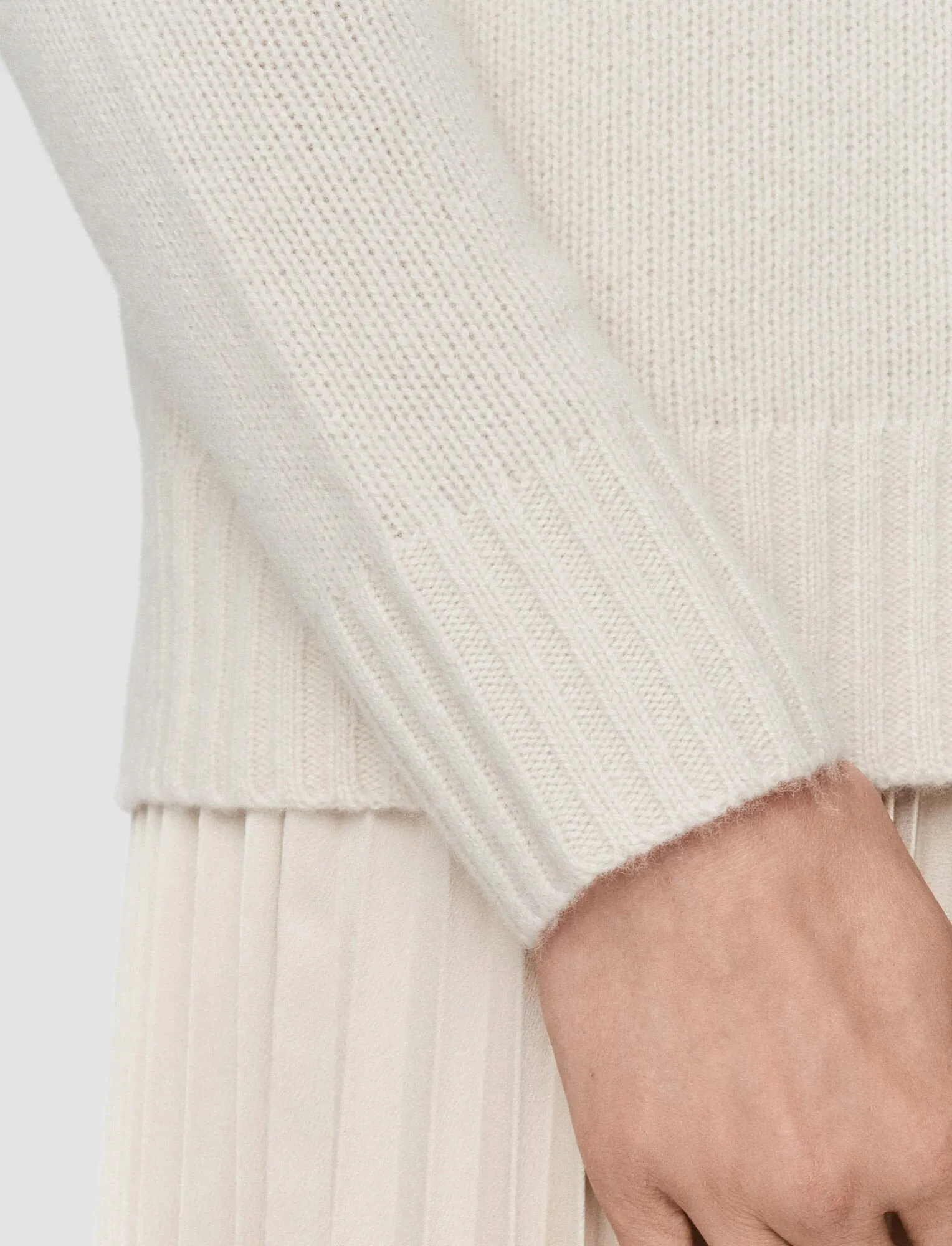 OPEN CASHMERE ROUND NECK JUMPER