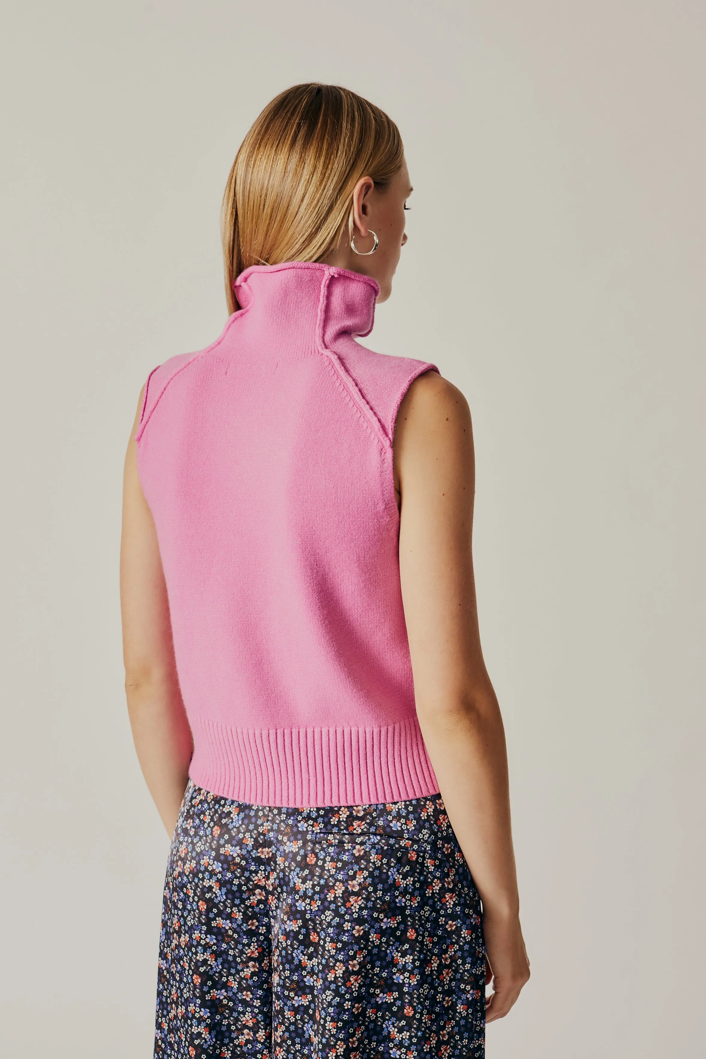 PENSTEMON KNIT TURTLENECK VEST
