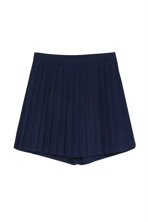 pleated short skirt
