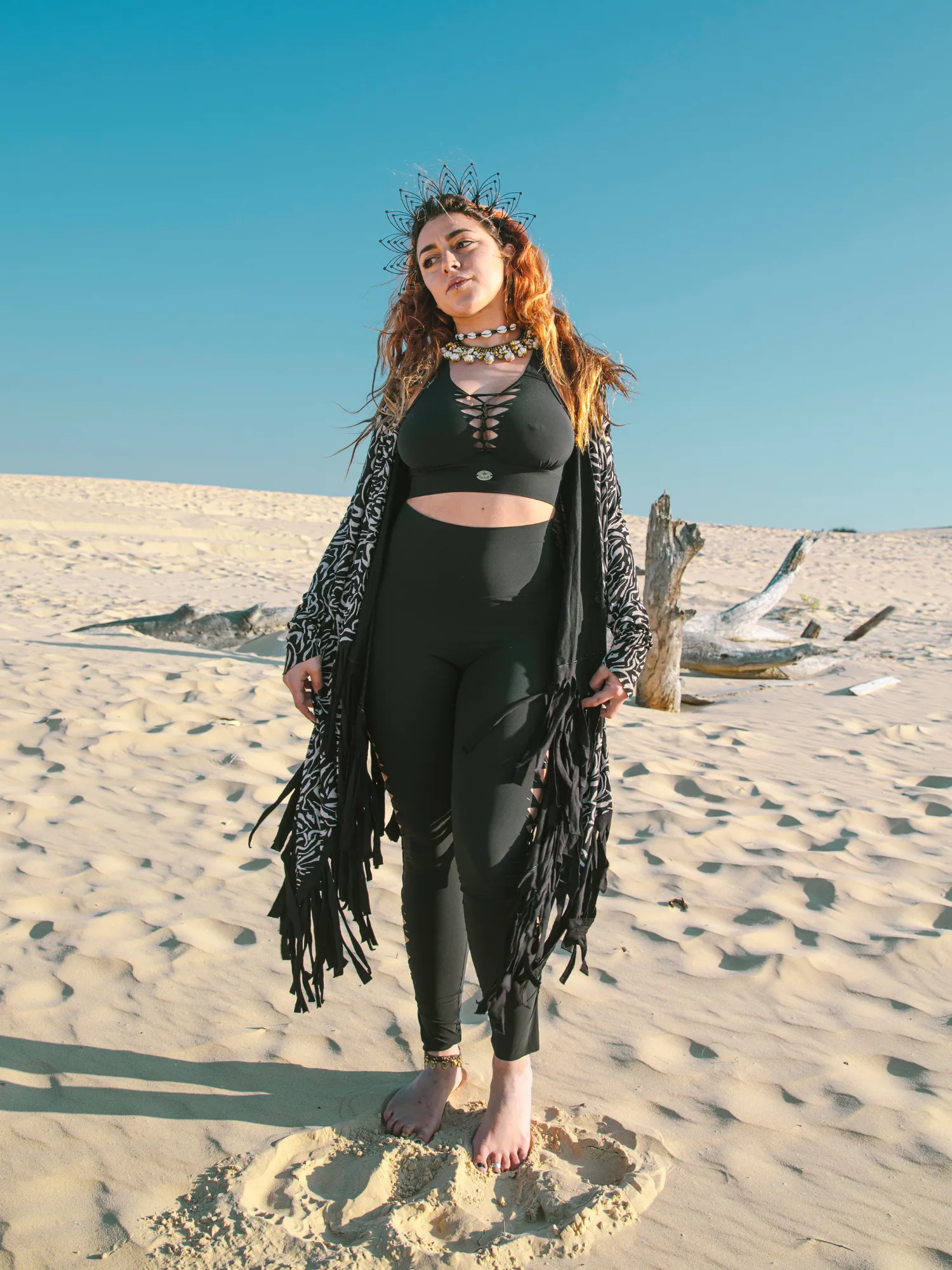 Plus Size - Cardigan in Black and White Print Decorated with Black Fringe