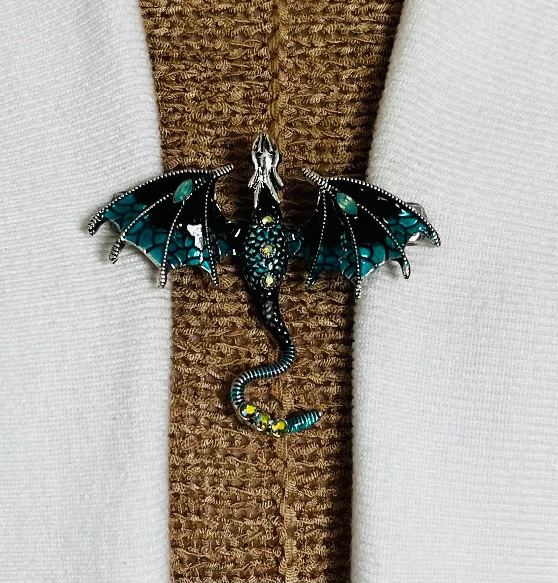 Sweater Clips Dragon Sweater Clip for Scarf Shawl Clasp for Cardigan Clasps for Kimono Clip Dragon Pin Cosplay Cloak Fastener Gift for Her