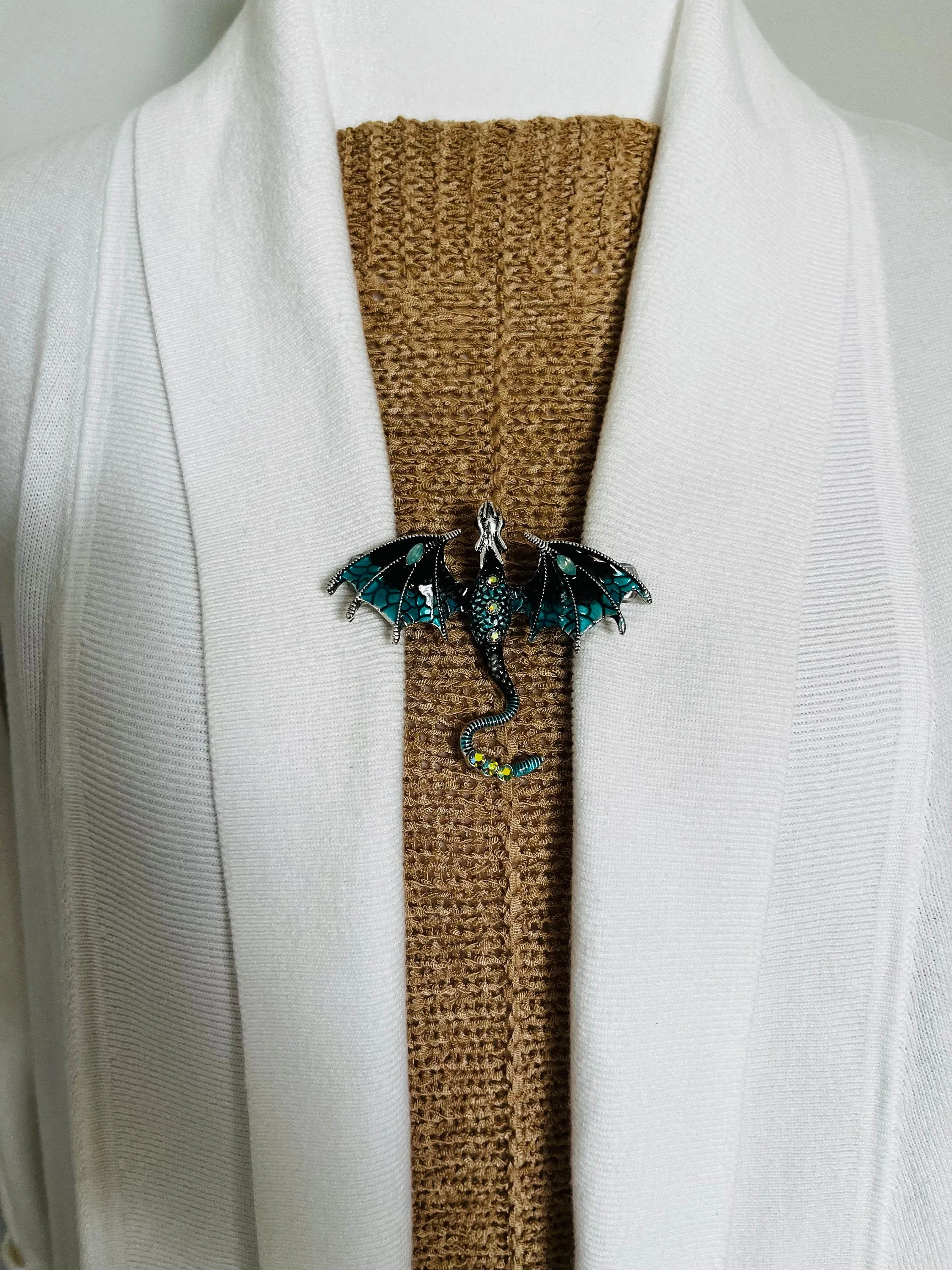 Sweater Clips Dragon Sweater Clip for Scarf Shawl Clasp for Cardigan Clasps for Kimono Clip Dragon Pin Cosplay Cloak Fastener Gift for Her