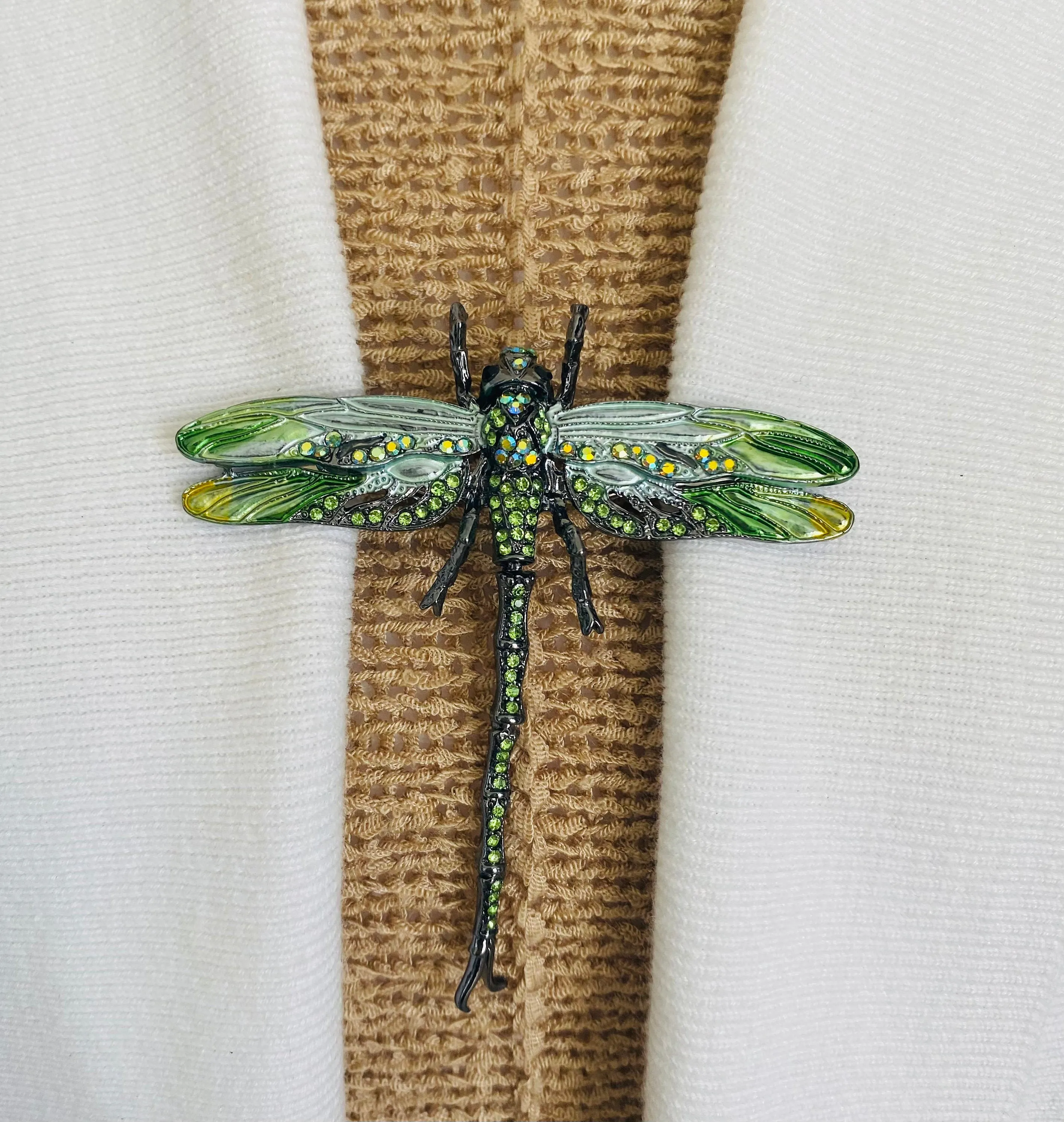 Sweater Clips Dragonfly Sweater Clip Green Scarf Shawl Clasp Cardigan Clasps Brooch Art Deco Cosplay Cloak Fasteners Jewelry Gifts for Her
