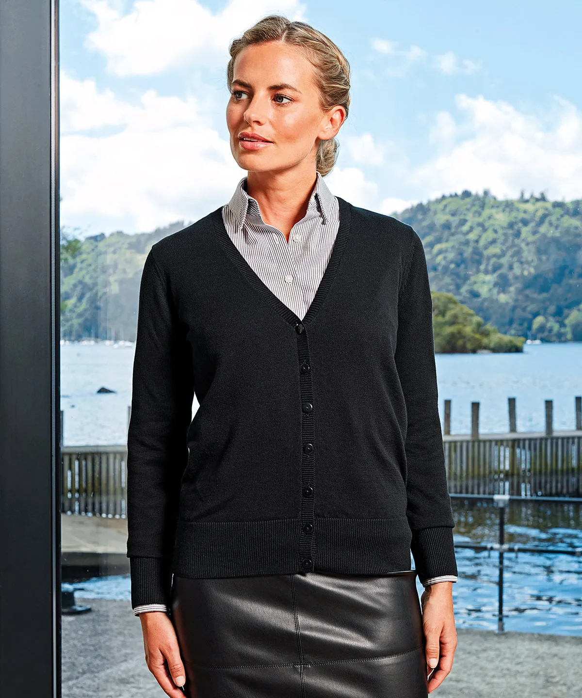 Womens button-through knitted cardigan | Red