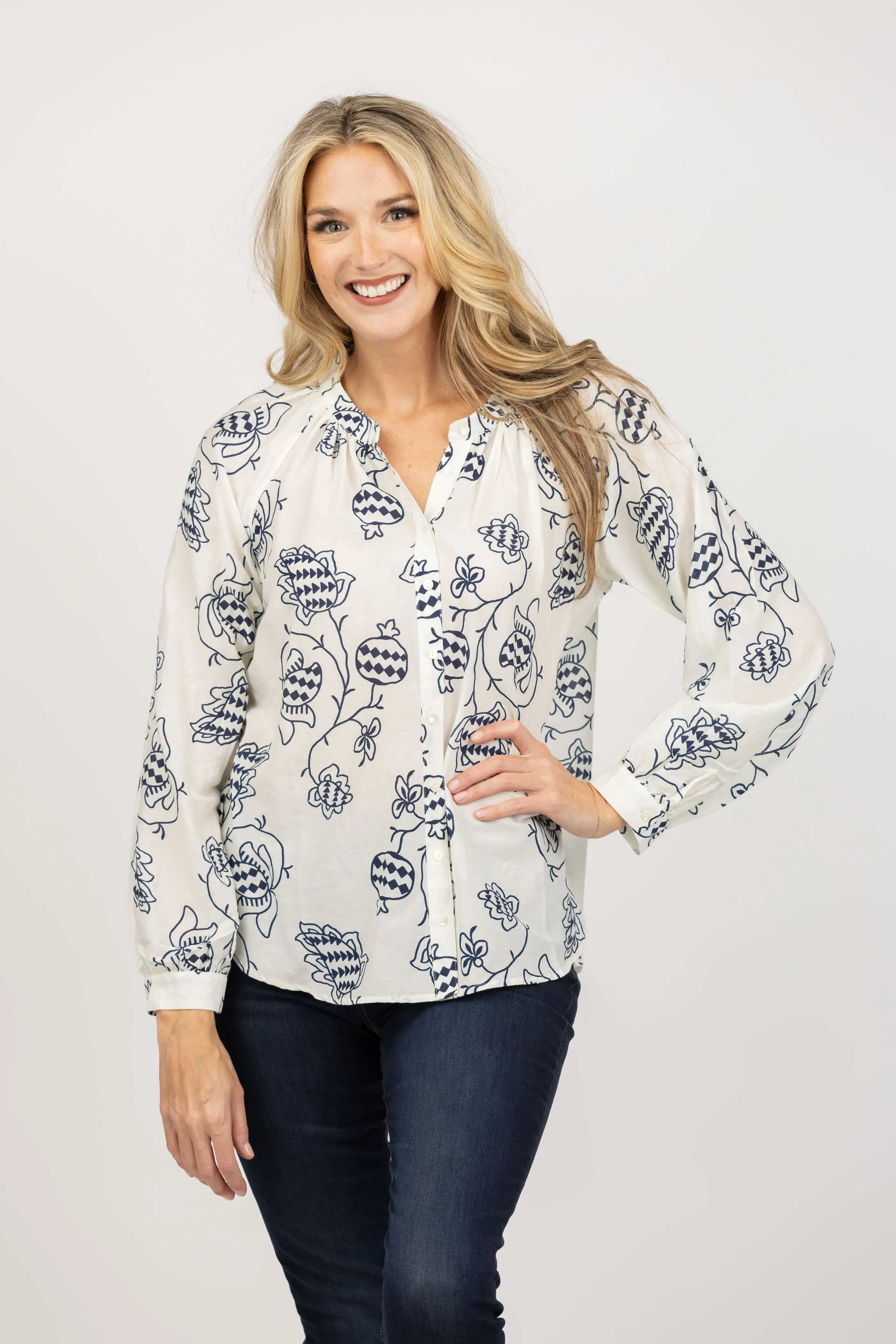 XiRENA Evan Shirt in Cream Pom